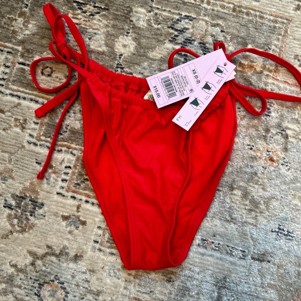 Low rise, high leg cheeky bikini bottoms